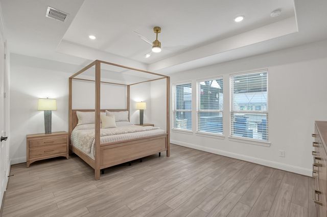 1067 Lakemont Bend Lane, Pinehurst, TX 77362