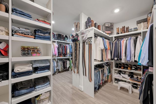 1067 Lakemont Bend Lane, Pinehurst, TX 77362