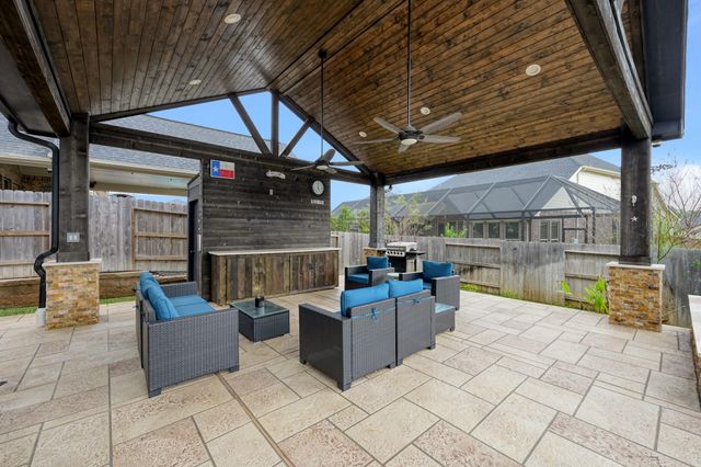 1067 Lakemont Bend Lane, Pinehurst, TX 77362