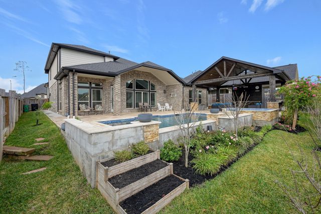 1067 Lakemont Bend Lane, Pinehurst, TX 77362