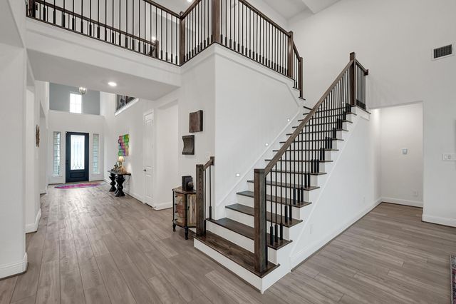 1067 Lakemont Bend Lane, Pinehurst, TX 77362