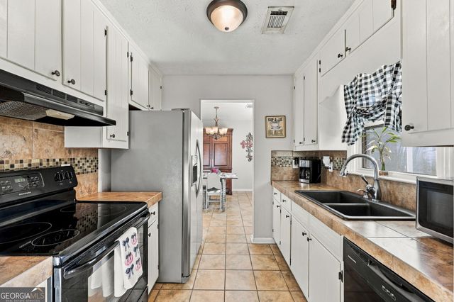 2674 Highland Park Drive, Gainesville, GA 30506