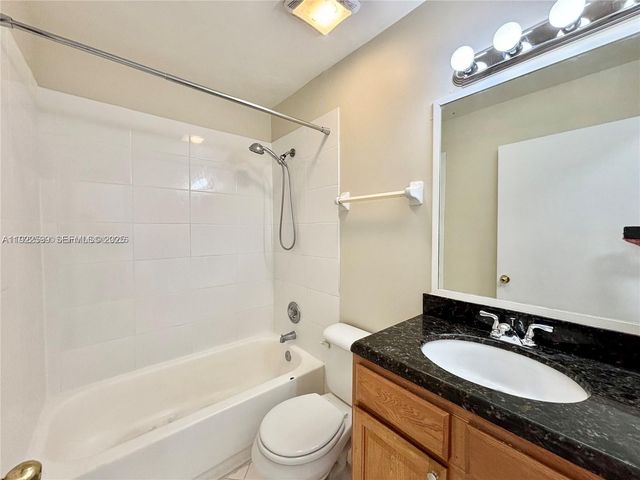 3449 NW 44th St 101, Oakland Park, FL 33309