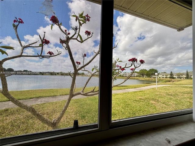 3449 NW 44th St 101, Oakland Park, FL 33309