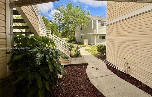 3449 NW 44th St 101, Oakland Park, FL 33309