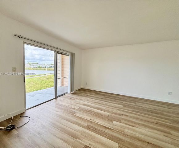 3449 NW 44th St 101, Oakland Park, FL 33309