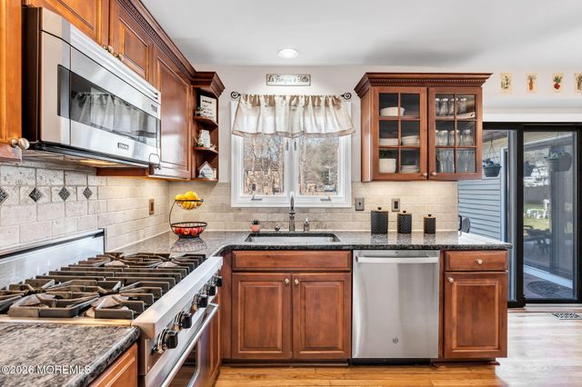 211 Yale Drive, Lincroft, NJ 07738