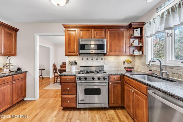 211 Yale Drive, Lincroft, NJ 07738