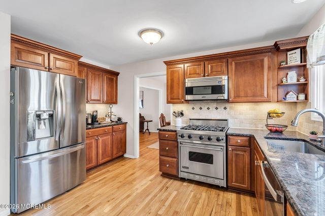 211 Yale Drive, Lincroft, NJ 07738