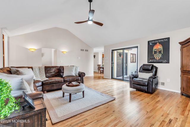 211 Yale Drive, Lincroft, NJ 07738