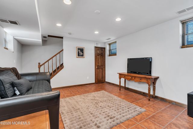 211 Yale Drive, Lincroft, NJ 07738