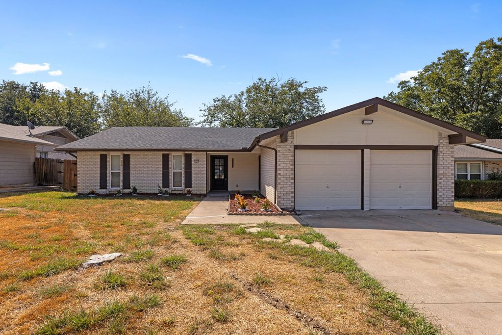 1820 Wickersham Drive, Arlington, TX 76014 — exterior