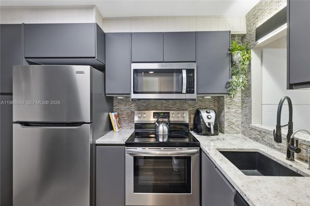 1020 Meridian Ave 403, Miami Beach, FL 33139