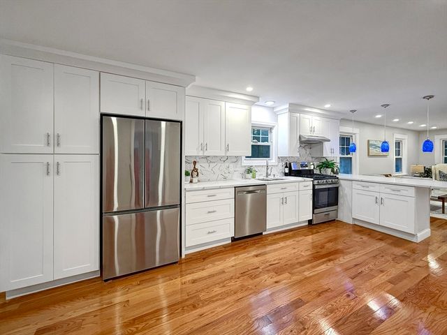 190 W Plain St, Wayland, MA 01778