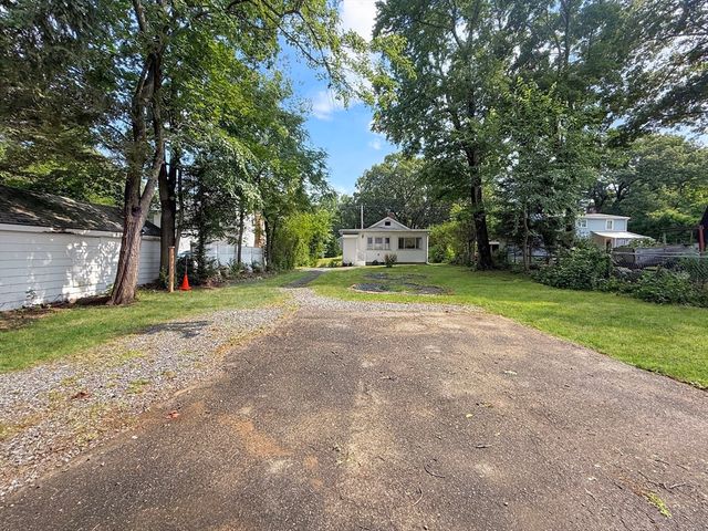 190 W Plain St, Wayland, MA 01778