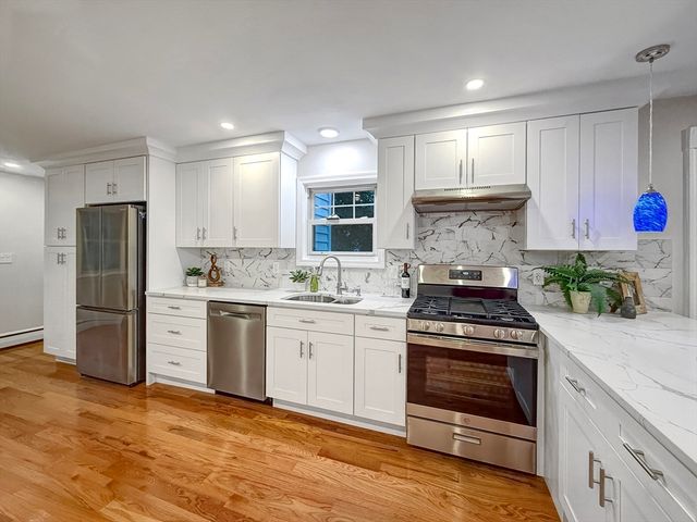 190 W Plain St, Wayland, MA 01778