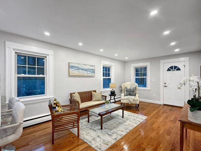 190 W Plain St, Wayland, MA 01778