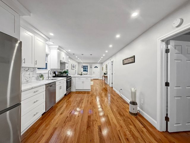190 W Plain St, Wayland, MA 01778