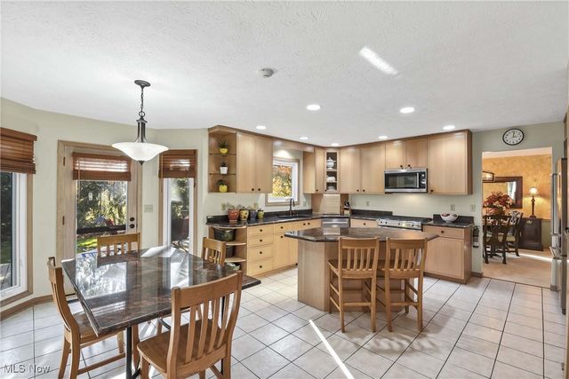 29701 Hilliard Oak Lane, Westlake, OH 44145