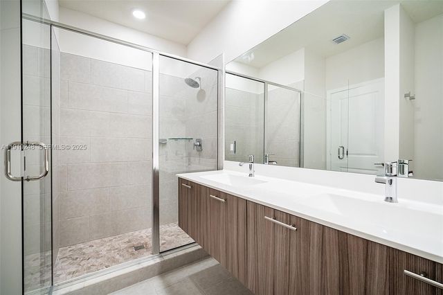 10270 NW 66th St 110, Doral, FL 33178