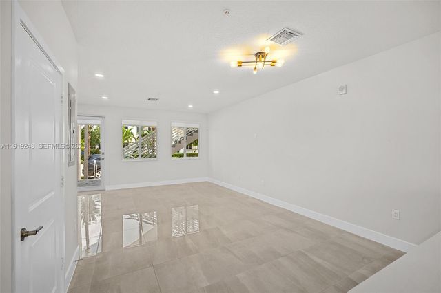 10270 NW 66th St 110, Doral, FL 33178