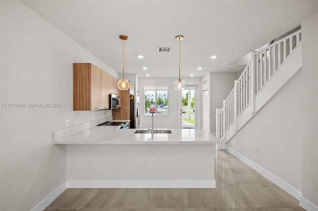 10270 NW 66th St 110, Doral, FL 33178