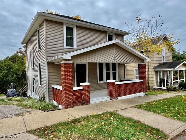 1206 Foster Avenue, Cambridge, OH 43725