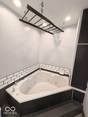 8990 N 850 W, Fairland, IN 46126