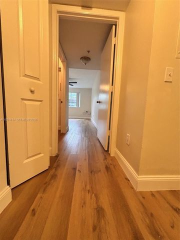 450 S Park Rd 5-104, Hollywood, FL 33021