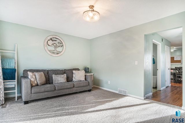 2815 E Klondike Trl Trail, Sioux Falls, SD 57103