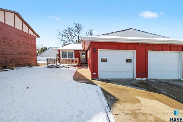 2815 E Klondike Trl Trail, Sioux Falls, SD 57103