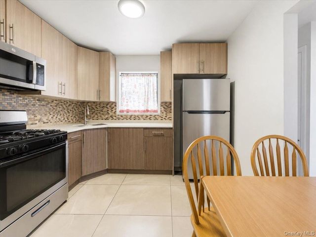 23515 Bentley Road, Rosedale, NY 11422