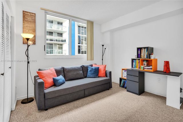 5091 NW 7th St 1001, Miami, FL 33126