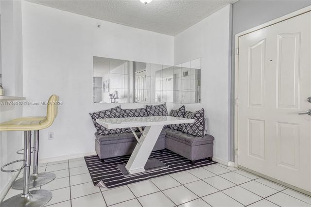 5091 NW 7th St 1001, Miami, FL 33126