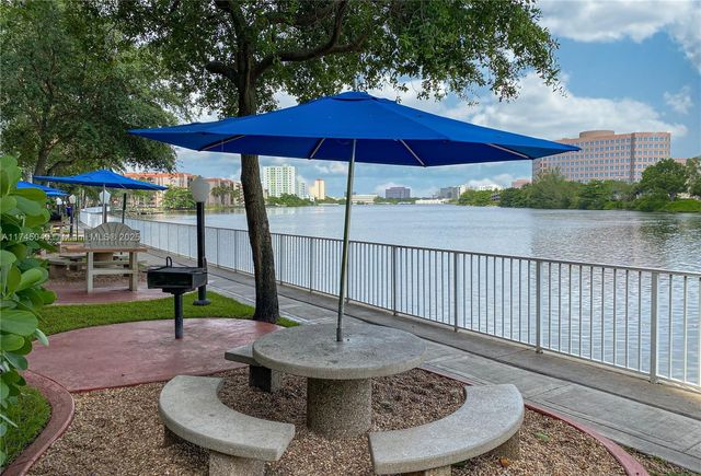 5091 NW 7th St 1001, Miami, FL 33126