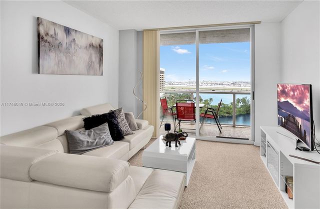 5091 NW 7th St 1001, Miami, FL 33126