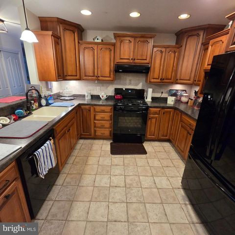 854 CAMBRIDGE DR, Manheim, PA 17545