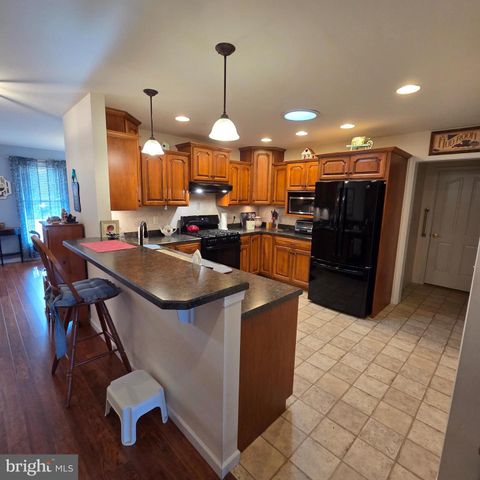 854 CAMBRIDGE DR, Manheim, PA 17545