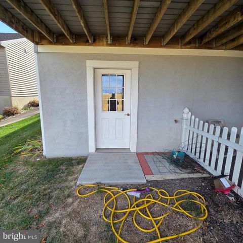 854 CAMBRIDGE DR, Manheim, PA 17545