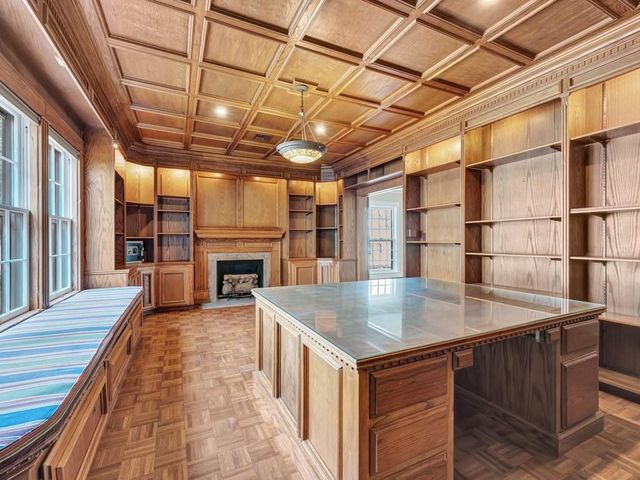 813 W Grove Avenue, Lufkin, TX 75904