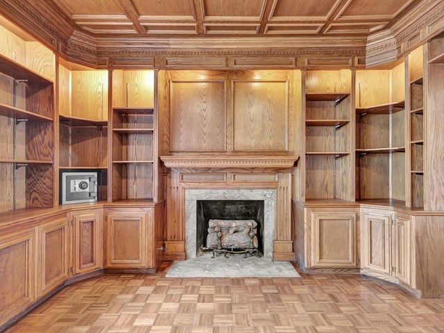 813 W Grove Avenue, Lufkin, TX 75904