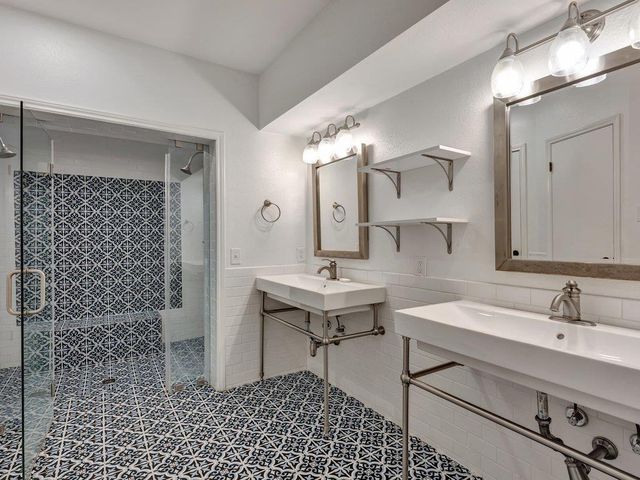 813 W Grove Avenue, Lufkin, TX 75904