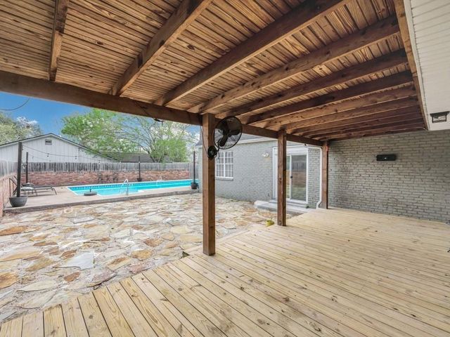 813 W Grove Avenue, Lufkin, TX 75904