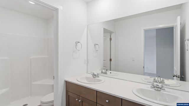 1425 Laura Vista Dr NW, Albany, OR 97321