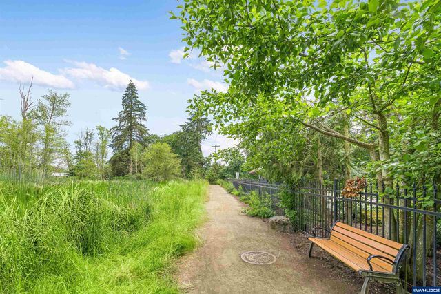 1425 Laura Vista Dr NW, Albany, OR 97321