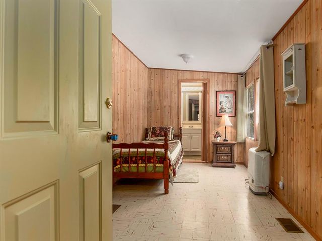 101 Tall Timbers Street, Huntsville, TX 77320