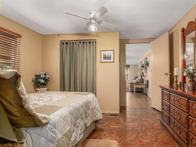101 Tall Timbers Street, Huntsville, TX 77320