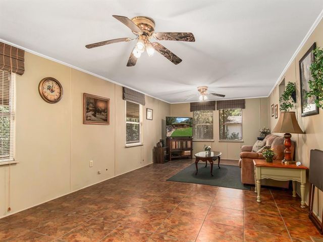 101 Tall Timbers Street, Huntsville, TX 77320
