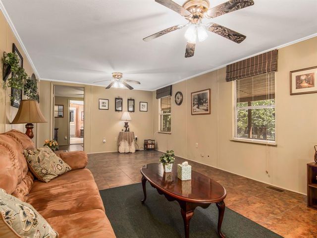 101 Tall Timbers Street, Huntsville, TX 77320