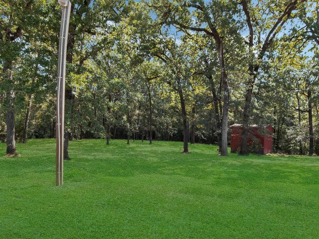 101 Tall Timbers Street, Huntsville, TX 77320